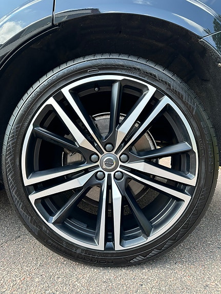 Volvo XC60 6 of 16