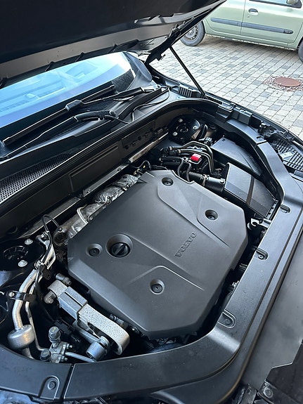 Volvo XC60 16 of 16
