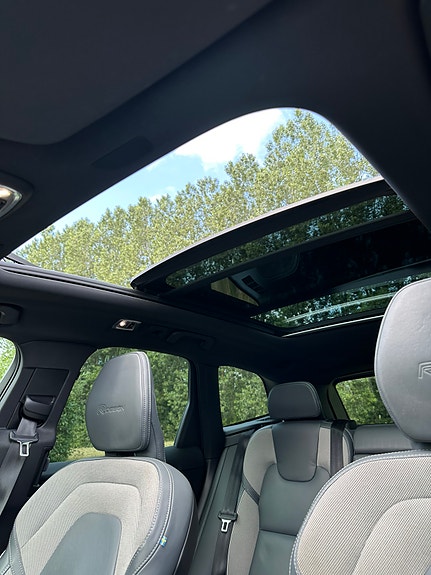 Volvo XC60 11 of 16