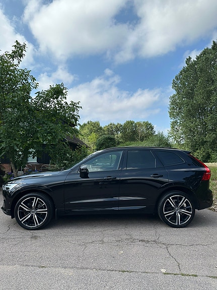 Volvo XC60 2 of 16