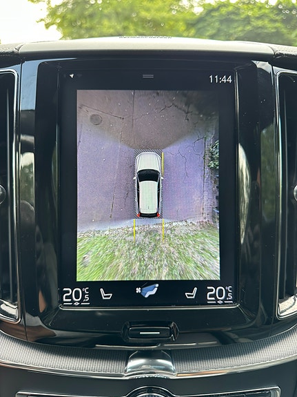 Volvo XC60 13 of 16
