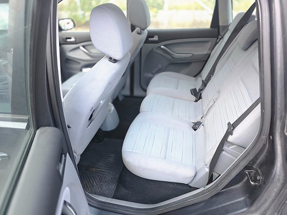 Ford C-Max 12 of 18