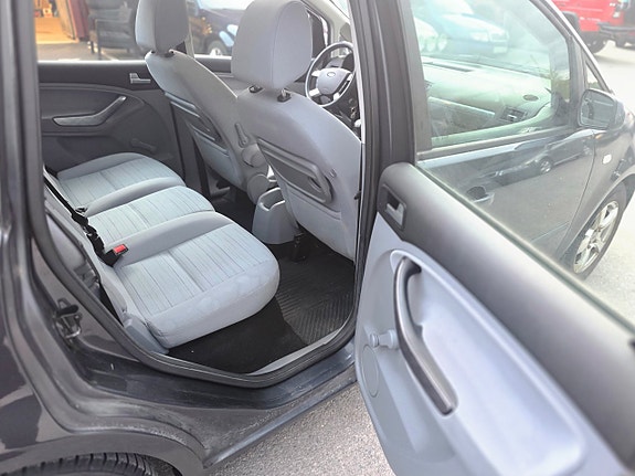 Ford C-Max 17 of 18