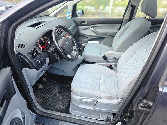 Ford C-Max 14 of 18