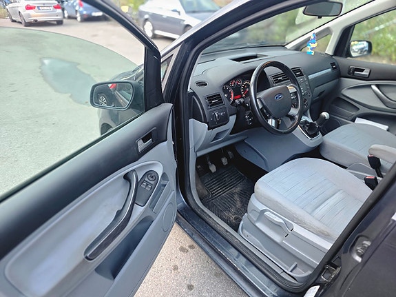 Ford C-Max 15 of 18