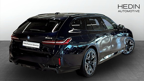 BMW 530e 2 of 9
