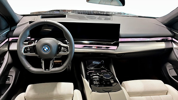 BMW 530e 4 of 9
