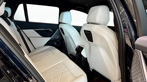 BMW 530e 5 of 9