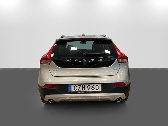 Volvo V40 Cross Country 5 of 20