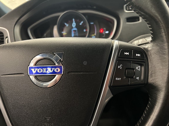 Volvo V40 Cross Country 14 of 20