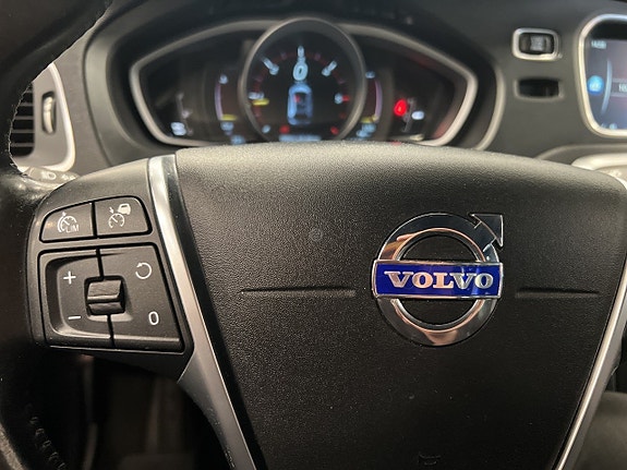 Volvo V40 Cross Country 13 of 20
