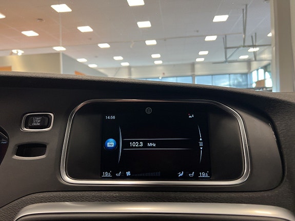 Volvo V40 Cross Country 20 of 20