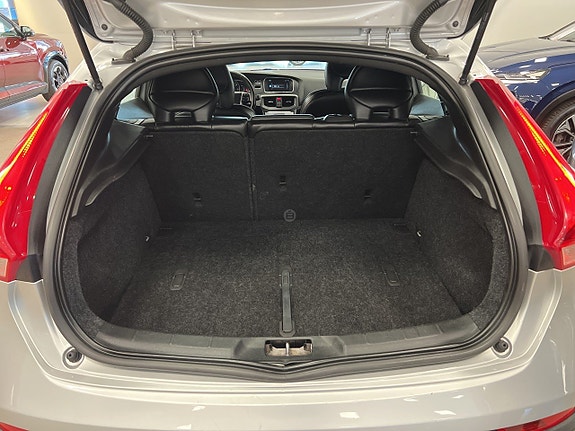 Volvo V40 Cross Country 7 of 20