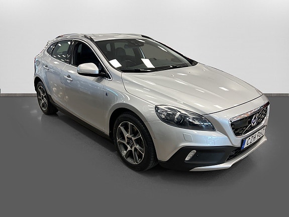 Volvo V40 Cross Country 3 of 20