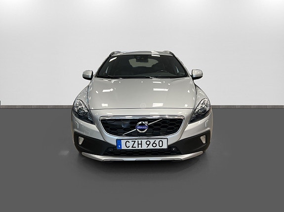 Volvo V40 Cross Country 2 of 20