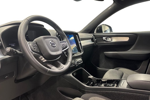 Volvo XC40 8 of 22