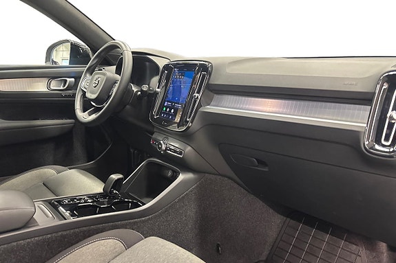 Volvo XC40 10 of 22