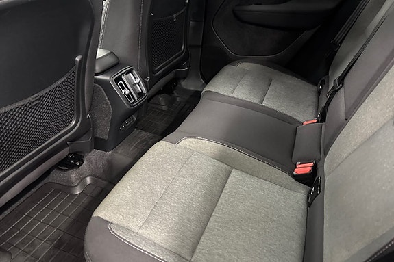 Volvo XC40 12 of 22