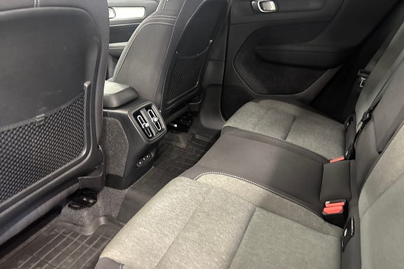 Volvo XC40 12 of 22