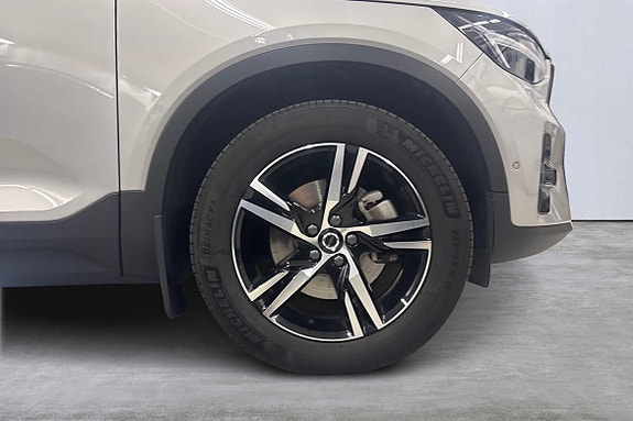Volvo XC40 14 of 22