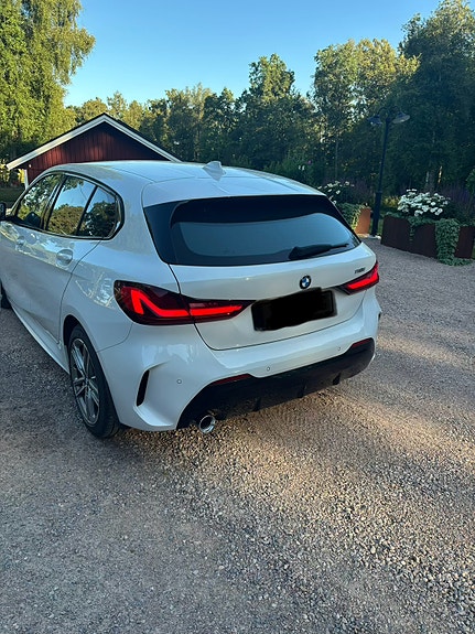 BMW 118i 3 of 4