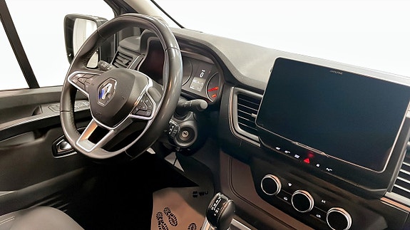 Renault Trafic 4 of 12