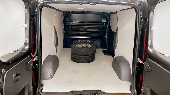 Renault Trafic 10 of 12