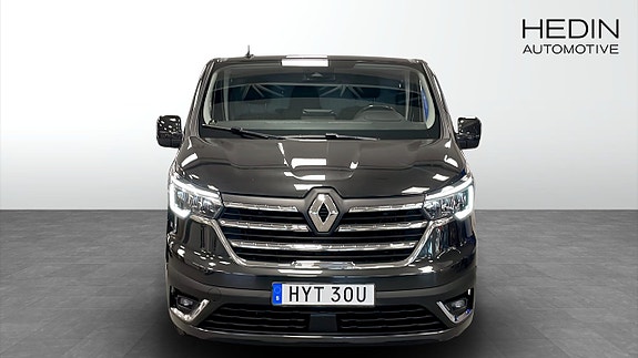 Renault Trafic 8 of 12