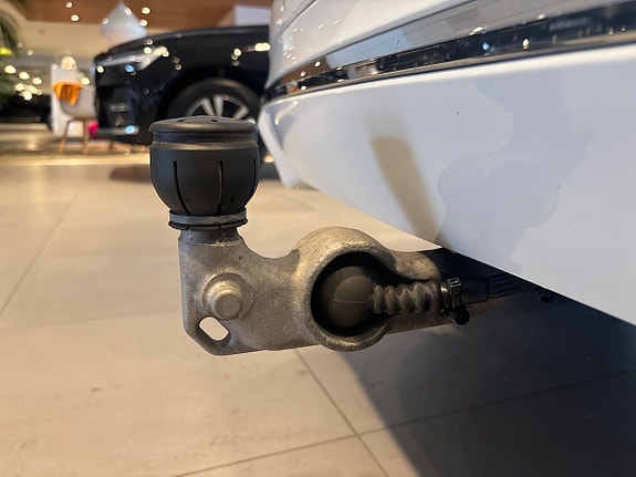 Volvo XC60 2 of 3