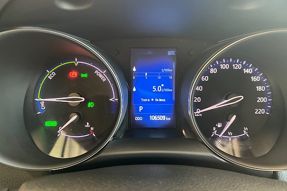 Toyota C-HR 16 of 25