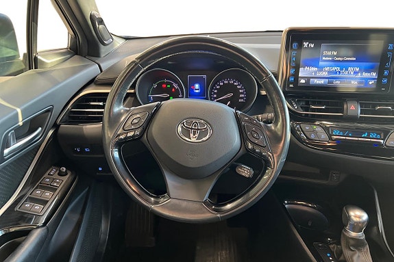 Toyota C-HR 11 of 25