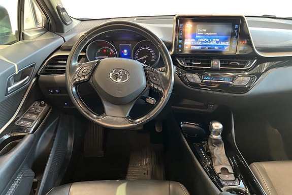 Toyota C-HR 10 of 25