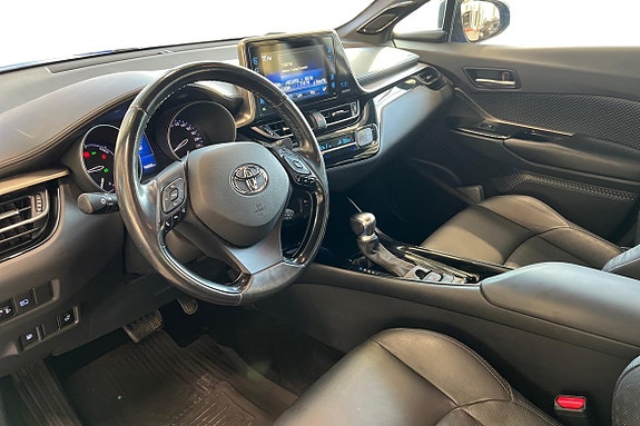 Toyota C-HR 14 of 25