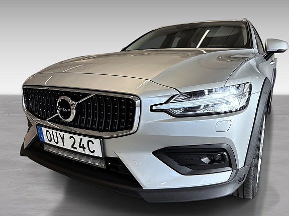 Volvo V60 Cross Country 3 of 20