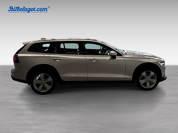 Volvo V60 Cross Country 6 of 20