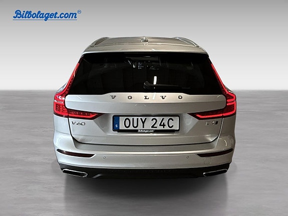 Volvo V60 Cross Country 8 of 20