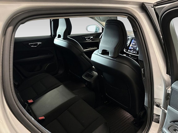 Volvo V60 Cross Country 16 of 20