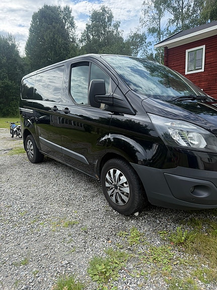 Ford Transit Custom 2 of 8