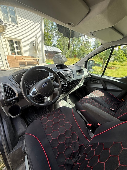 Ford Transit Custom 4 of 8