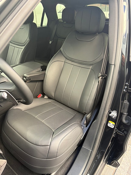 Land Rover Range Rover Sport 8 of 17