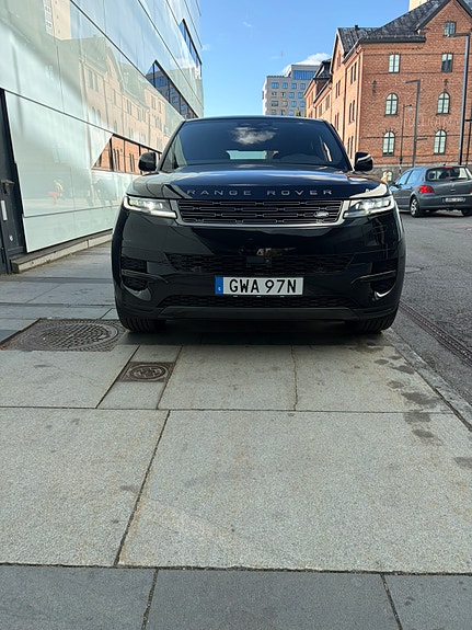 Land Rover Range Rover Sport 3 of 17