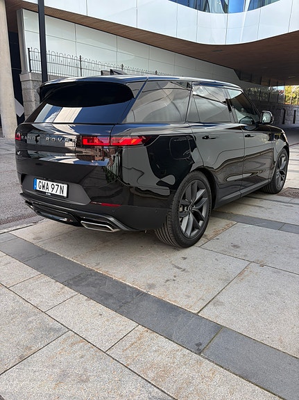 Land Rover Range Rover Sport 5 of 17