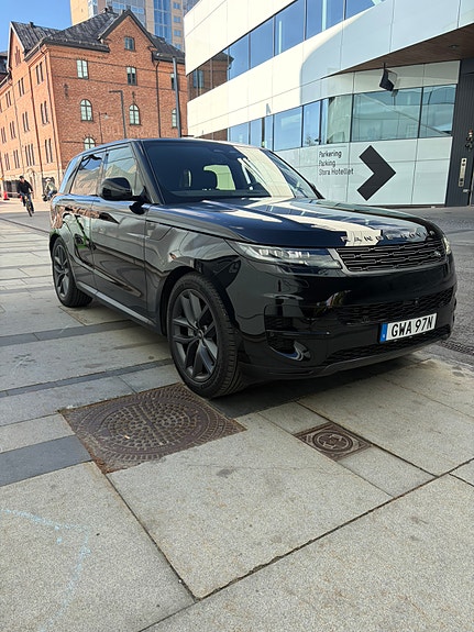 Land Rover Range Rover Sport 4 of 17