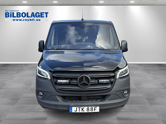 Mercedes-Benz Sprinter 319 2 of 18