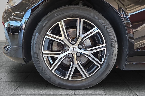 Volvo V60 8 of 13