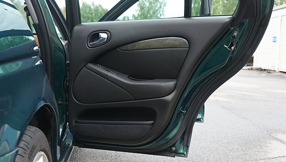 Jaguar S-TYPE 23 of 30