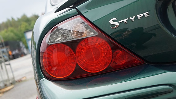 Jaguar S-TYPE 16 of 30