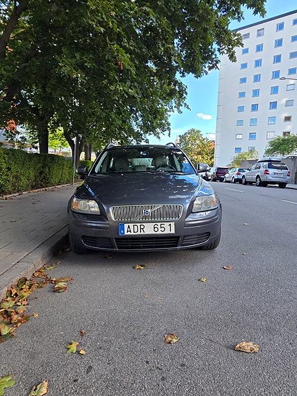 Volvo V50 3 of 9