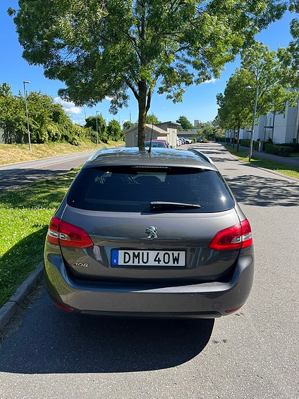 Peugeot 308 SW 3 of 10