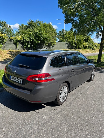 Peugeot 308 SW 4 of 10